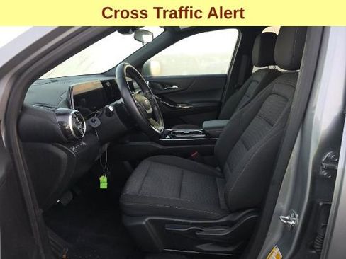 Used 2025 Chevrolet Equinox LT image 10