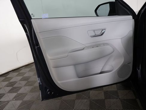 Used 2025 Hyundai Kona Limited AWD/4WD image 24