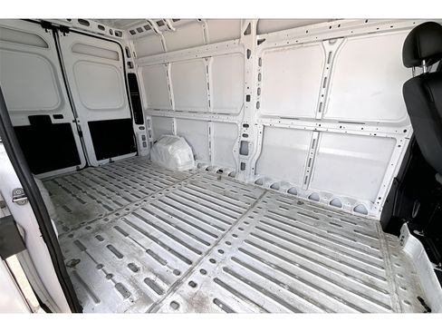 Used 2025 RAM ProMaster 2500 w/ Convenience Group FWD image 17