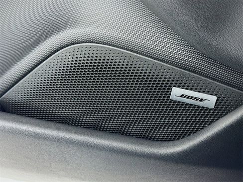 Used 2022 Porsche Taycan image 12