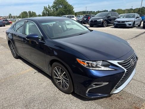 Used 2016 Lexus ES 350 w/ Premium Package w/Wood Trim FWD image 2