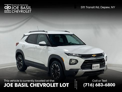 Used 2023 Chevrolet TrailBlazer LT image 1