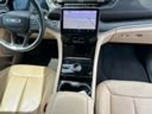 Used 2021 Jeep Grand Cherokee L Limited w/ Luxury Tech Group II image 8