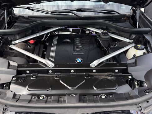 Used 2022 BMW X7 xDrive40i w/ Premium Package image 30