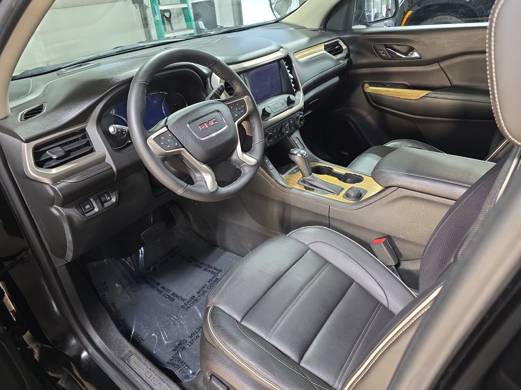 Used 2017 GMC Acadia Denali w/ Technology Package AWD/4WD image 18
