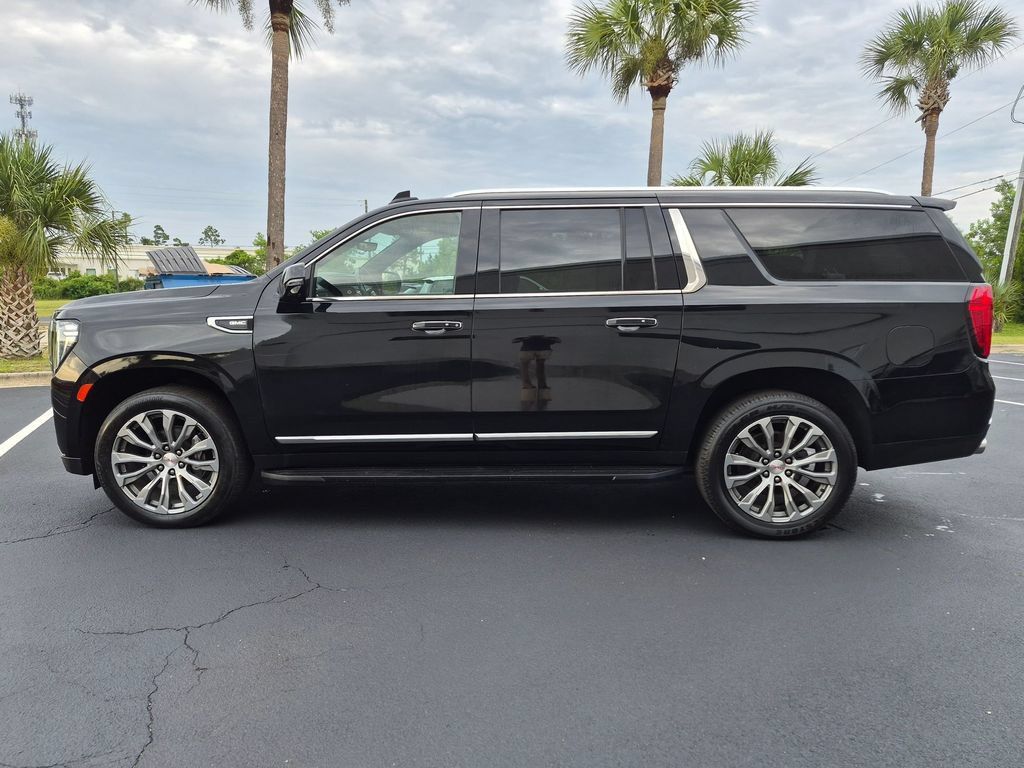 Used 2021 GMC Yukon XL Denali w/ Advanced Technology Package AWD/4WD image 9