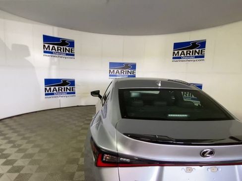 Used 2023 Lexus IS 350 F Sport w/ Memory Package RWD image 9