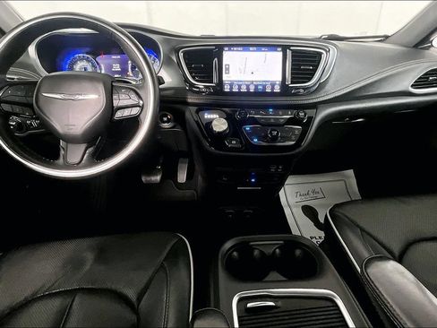 Used 2020 Chrysler Pacifica Limited w/ Advanced Safetytec Group FWD image 15