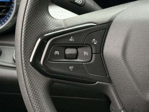 Certified 2025 Chevrolet Trax LT image 13