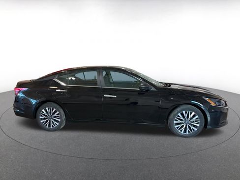 Used 2025 Nissan Altima 2.5 SV image 15