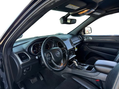 Used 2022 Jeep Grand Cherokee Laredo X RWD image 9
