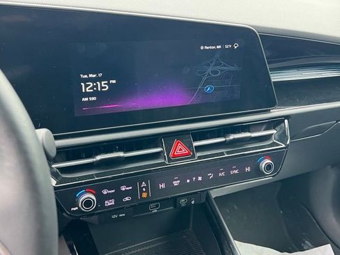 Certified 2023 Kia Niro SX Touring image 21