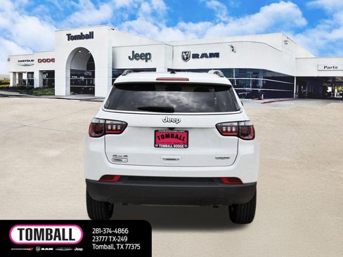 Used 2024 Jeep Compass Latitude AWD/4WD image 6