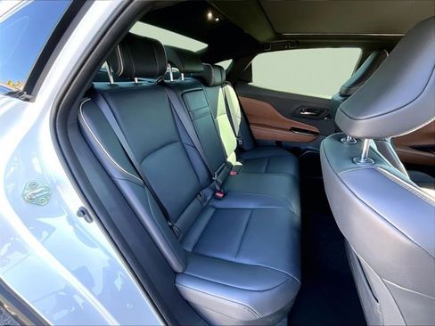 Used 2026 Toyota Crown Limited w/ Advanced Technology Package image 27