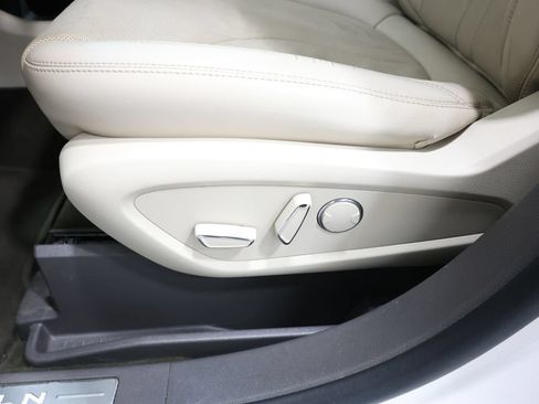Used 2019 Lincoln Nautilus Reserve AWD/4WD image 14