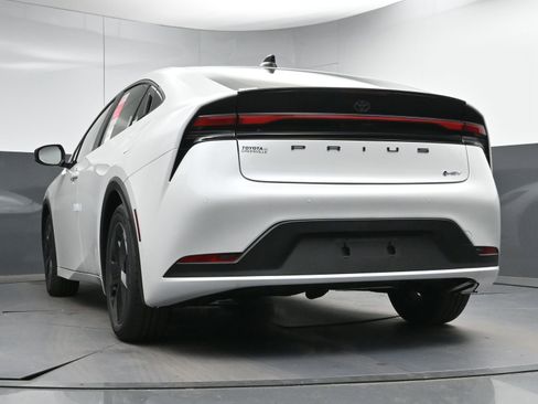 New 2026 Toyota Prius LE image 24
