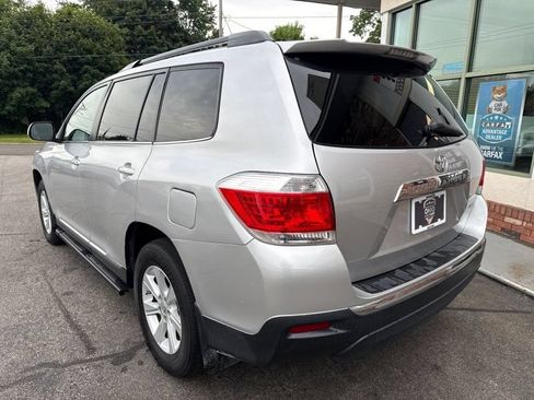 Used 2013 Toyota Highlander Plus AWD/4WD image 7