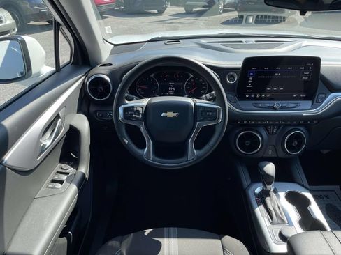 Used 2025 Chevrolet Blazer LT FWD image 14