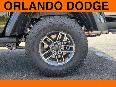 Used 2025 Jeep Gladiator Mojave image 9