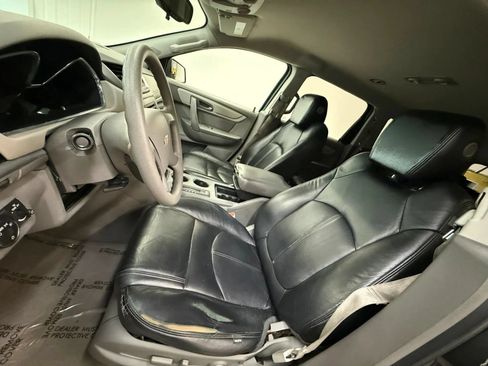 Used 2015 Chevrolet Traverse LS FWD image 16