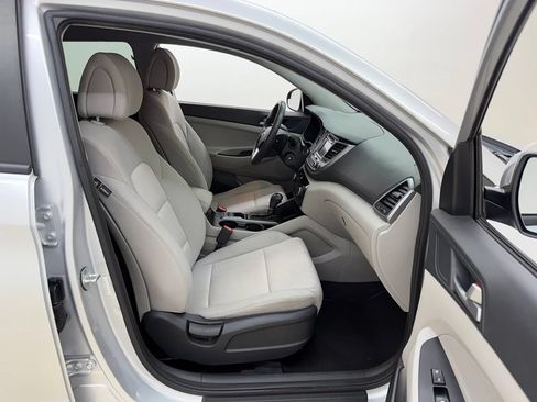 Used 2018 Hyundai Tucson SE w/ Cargo Package AWD/4WD image 9