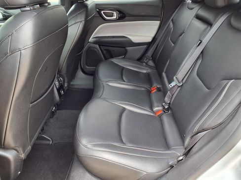Used 2025 Jeep Compass Limited AWD/4WD image 10