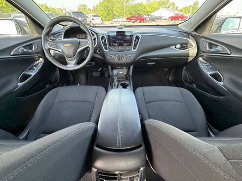 Certified 2022 Chevrolet Malibu LT image 2