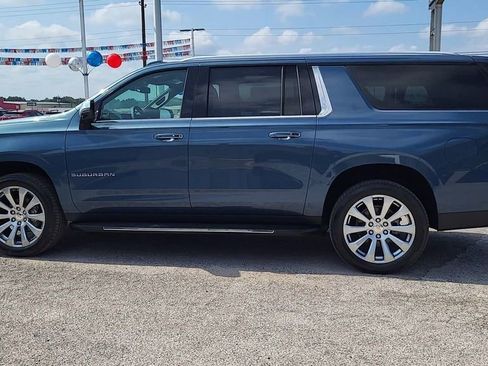 New 2025 Chevrolet Suburban Premier image 4