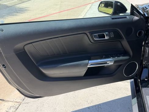 Used 2019 Ford Mustang Premium RWD image 10