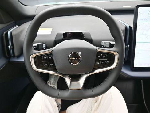 New 2026 Volvo EX30 Plus w/ Climate Package image 21