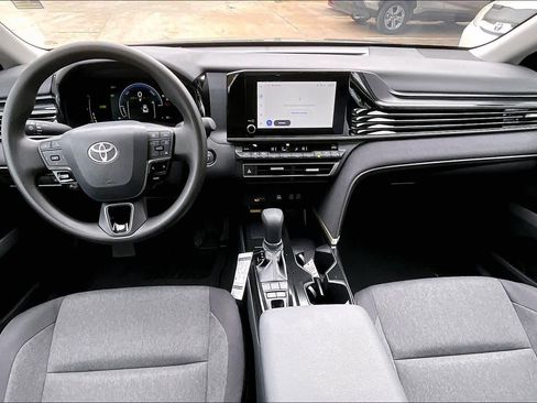 Used 2025 Toyota Camry LE image 14