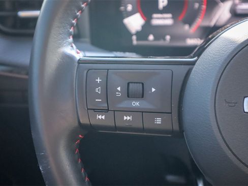 Used 2025 Nissan Kicks SR image 12