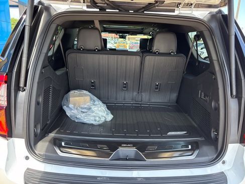 New 2026 GMC Yukon XL AT4 Ultimate w/ LPO, Illumination Package AWD/4WD image 6