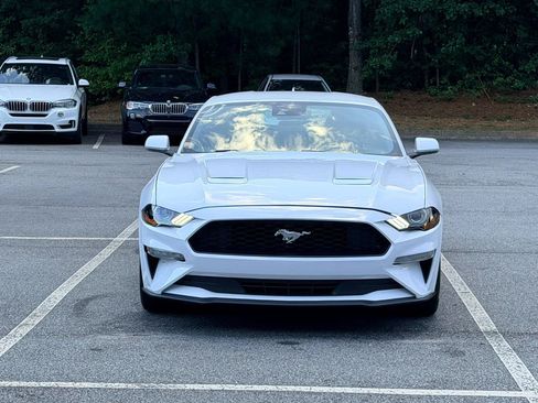 Used 2022 Ford Mustang Coupe RWD image 2