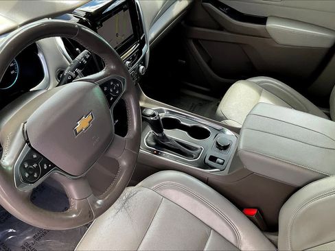 Used 2019 Chevrolet Traverse Premier w/ Driver Confidence II Package FWD image 17