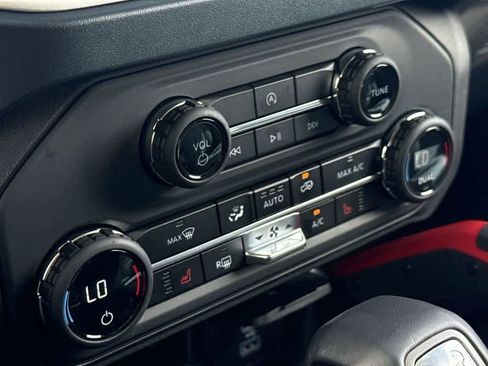 Used 2025 Ford Bronco Heritage Edition AWD/4WD image 20