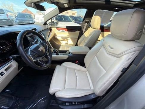 Used 2017 Cadillac XT5 Premium Luxury FWD image 18