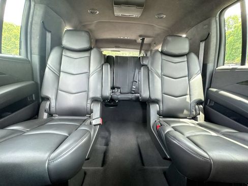 Used 2019 Cadillac Escalade ESV Platinum AWD/4WD image 34
