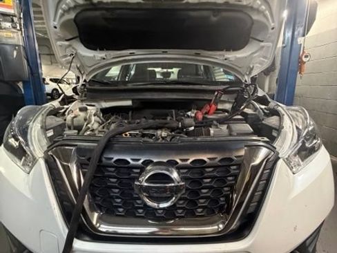 Used 2019 Nissan Kicks SR FWD image 8