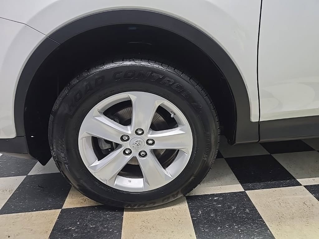 Used 2014 Toyota RAV4 XLE AWD/4WD image 19