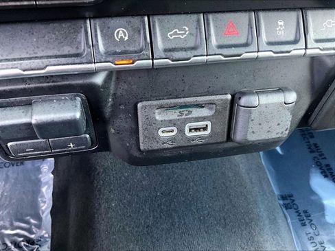 Used 2020 Chevrolet Silverado 1500 LT w/ Texas Edition image 25