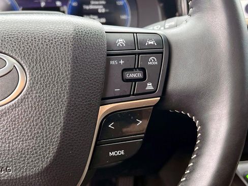 Used 2025 Toyota Crown Limited w/ Advanced Technology Package image 22