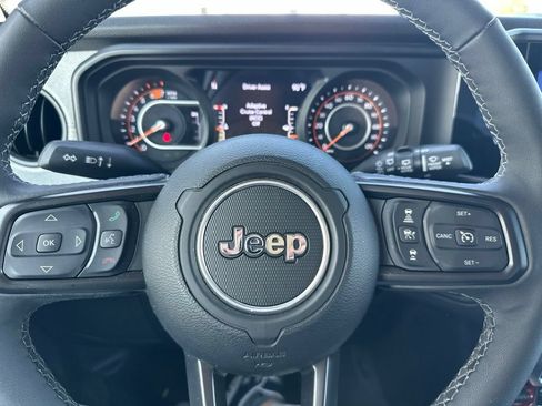 Used 2025 Jeep Wrangler Sport AWD/4WD image 11