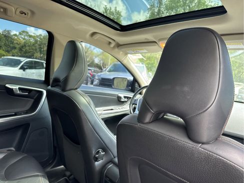 Used 2013 Volvo XC60 T6 image 24