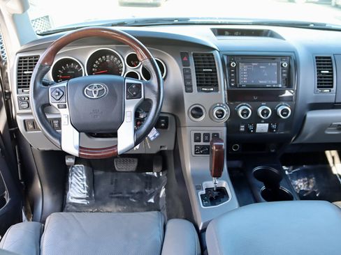 Used 2017 Toyota Sequoia Platinum image 18