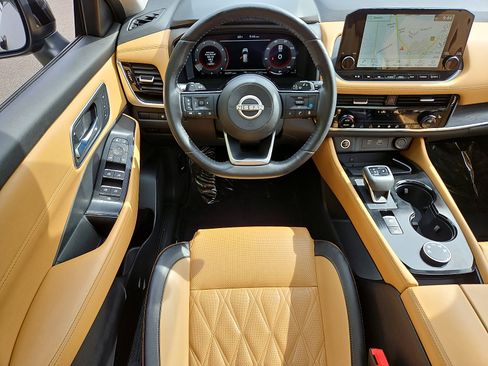 Certified 2023 Nissan Rogue Platinum w/ Platinum Premium Package AWD/4WD image 11