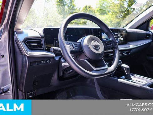 Used 2025 Nissan Kicks SV w/ SV Premium Package FWD image 22