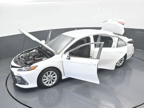 Used 2024 Toyota Camry LE image 63