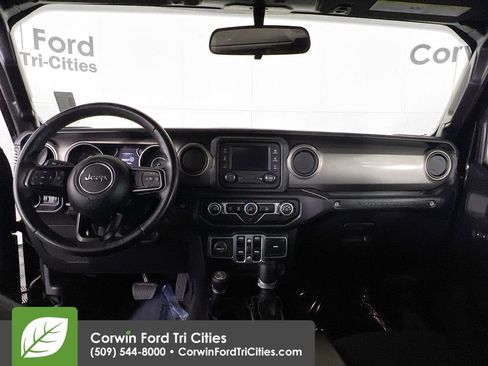 Used 2018 Jeep Wrangler Unlimited Sport S AWD/4WD image 7