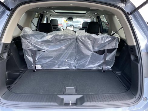 New 2025 Honda Pilot Touring image 6